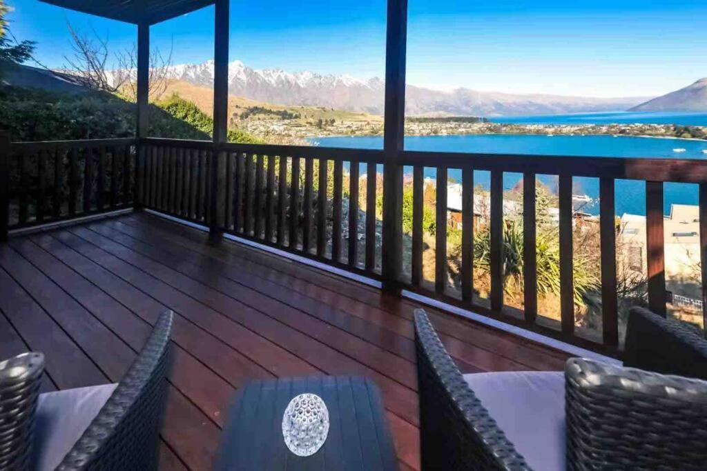 Lovely Apartment- Amazing Lake & Mountain Views 퀸즈타운 외부 사진