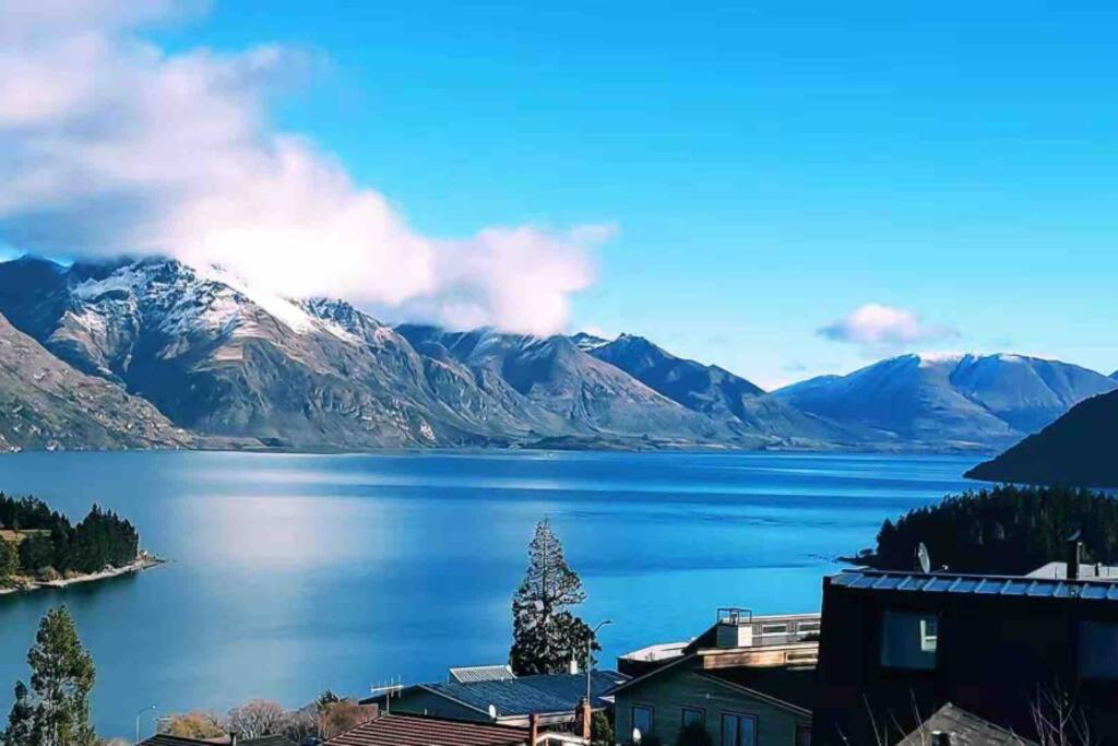 Lovely Apartment- Amazing Lake & Mountain Views 퀸즈타운 외부 사진